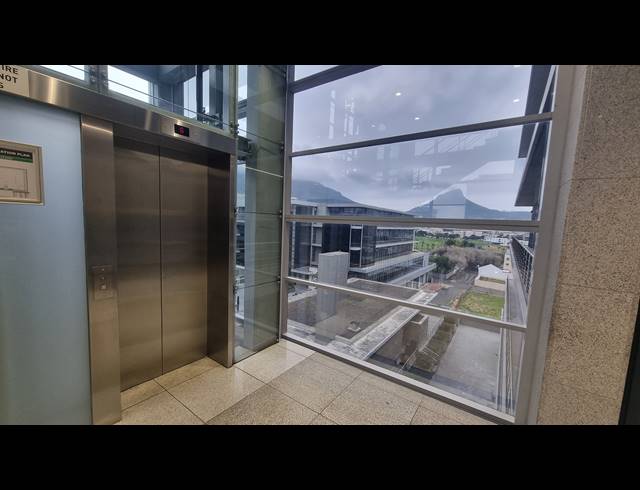 5,141M² OFFICE TO LET IN WOODSTOCK